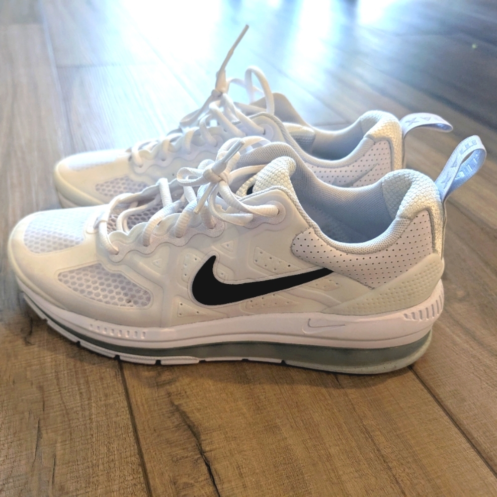 Nike Air Max Genome White & Black Men size 7.5